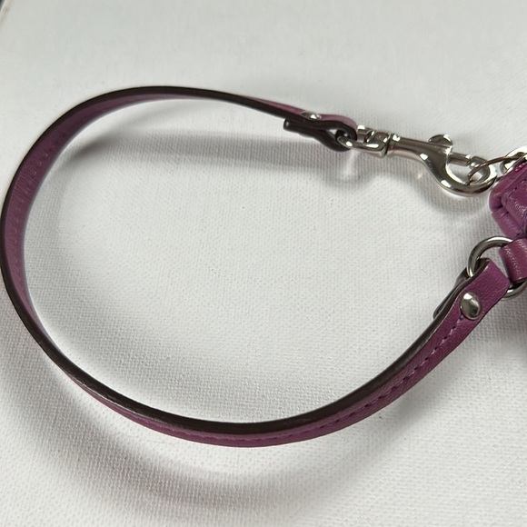 EUC Coach Signature C Wristlet - Picture 3 of 10